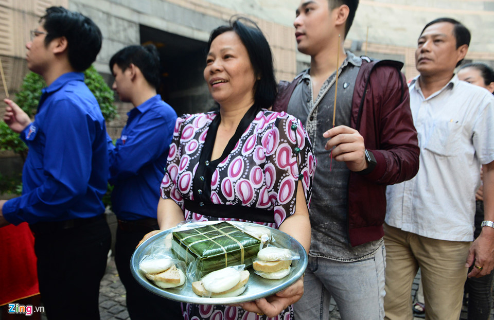 Người dân Sài Gòn dâng lễ vua Hùng ngày giỗ Tổ